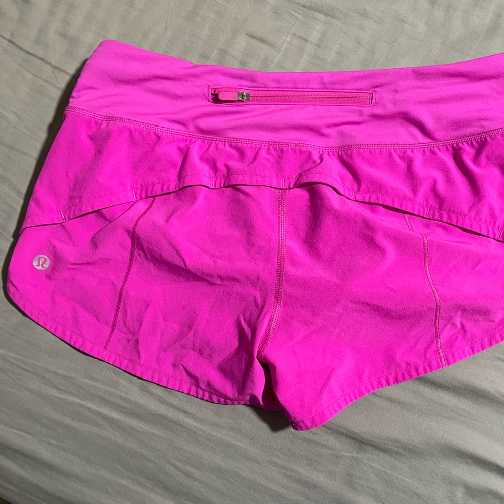LuLuLemon Speed Up Shorts LR SZ6 2.5inch